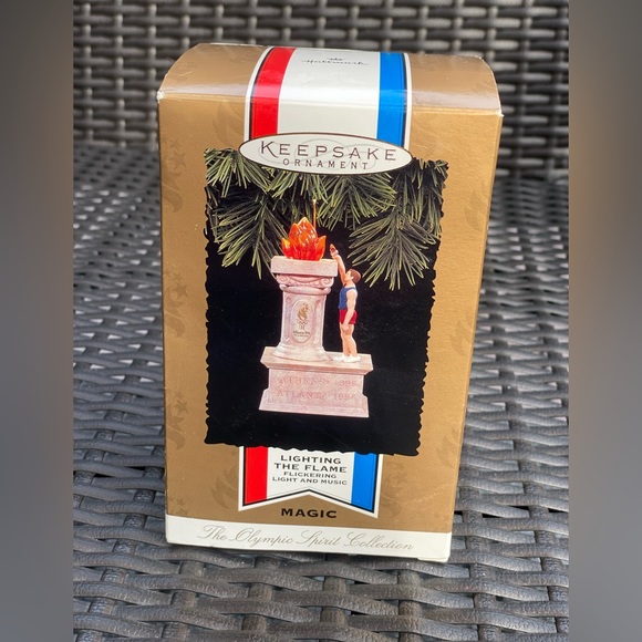 Hallmark 1996 Atlanta Olympic  Lighting The Flame Magic Christmas Ornament - Picture 1 of 8